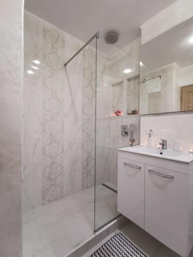Apartament Gold Luxury Tirgu Ocna Exterior photo