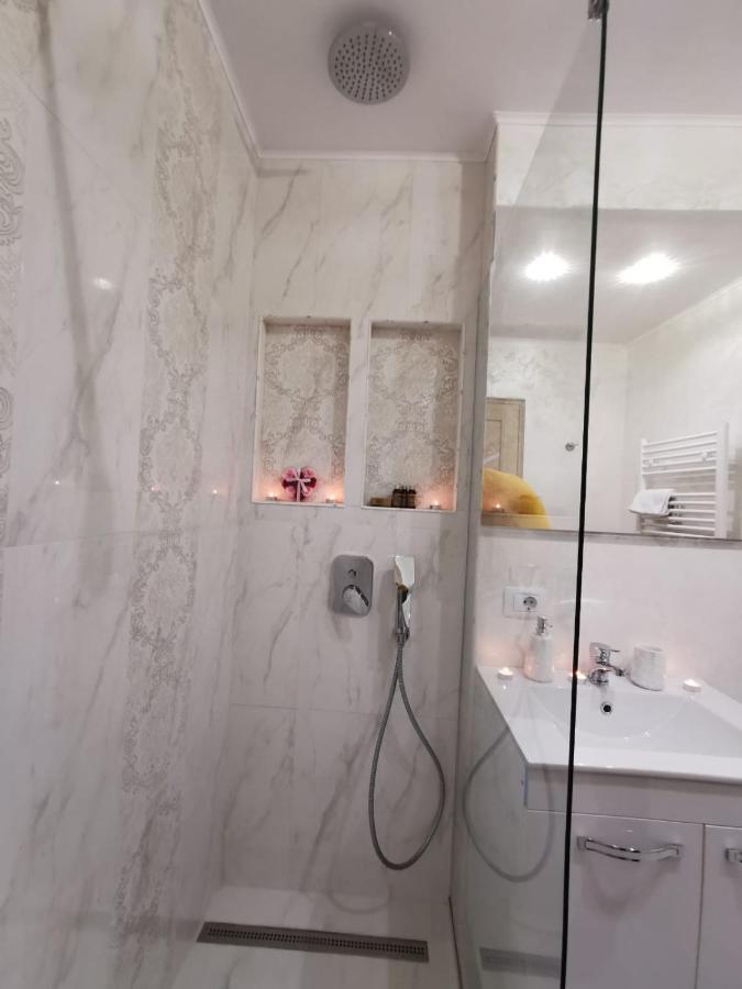 Apartament Gold Luxury Tirgu Ocna Exterior photo